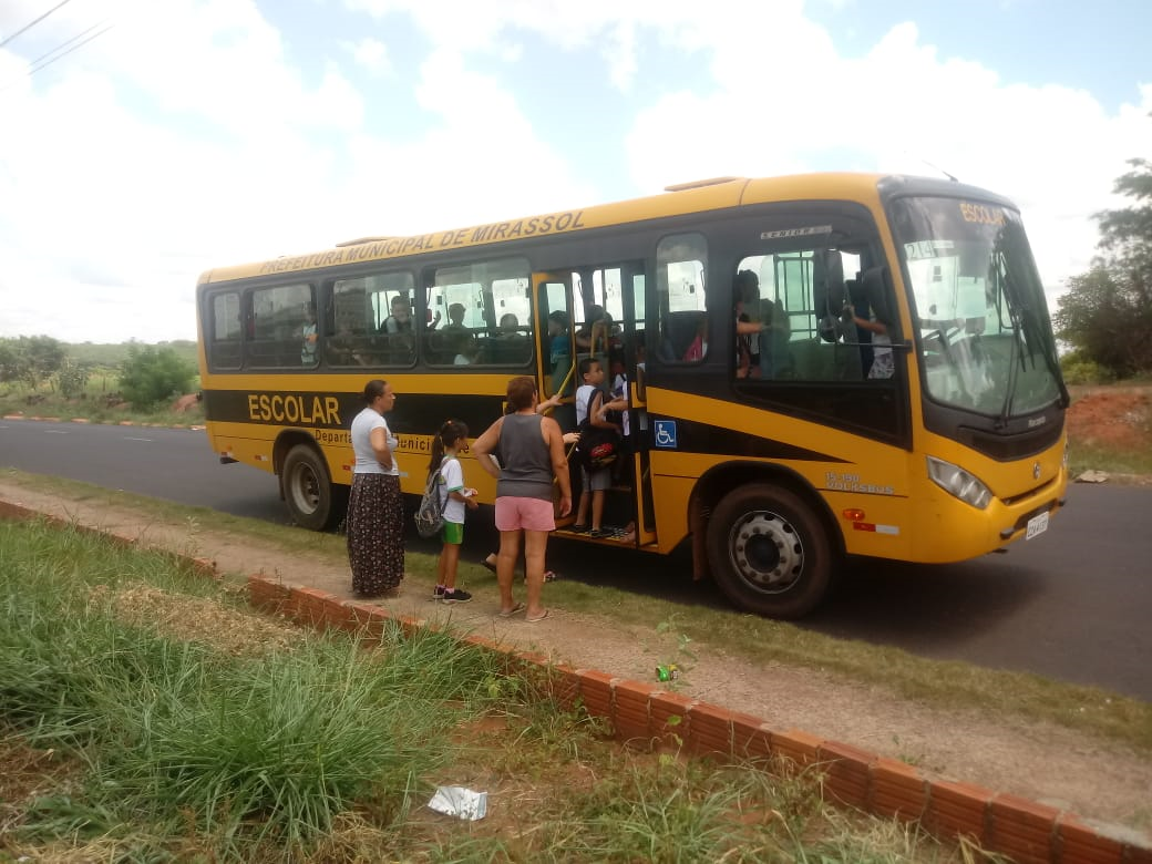Local indicado não possui proteção para os dias de chuva e muito sol